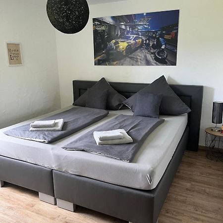 آدناو Gaestezimmer Melina Am Nuerburgring المظهر الخارجي الصورة