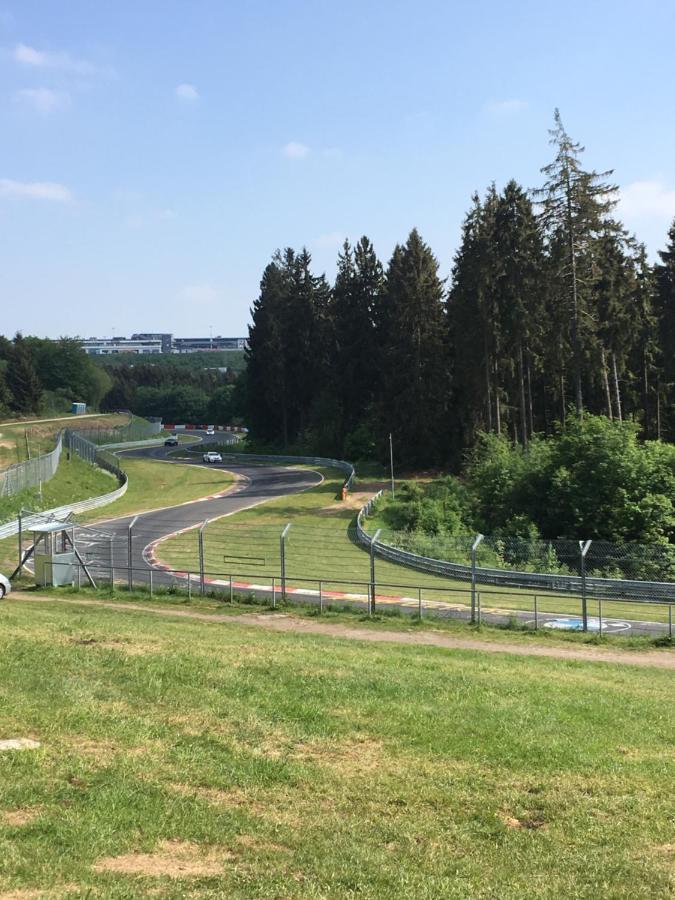 آدناو Gaestezimmer Melina Am Nuerburgring المظهر الخارجي الصورة