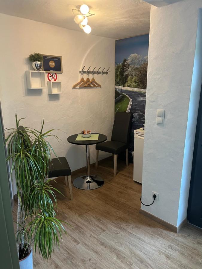 آدناو Gaestezimmer Melina Am Nuerburgring المظهر الخارجي الصورة