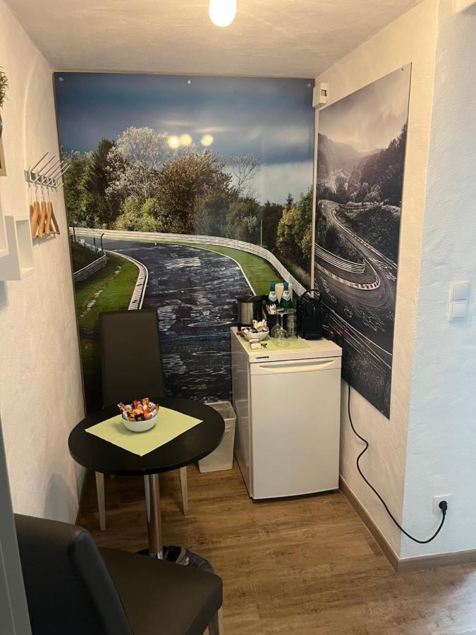 آدناو Gaestezimmer Melina Am Nuerburgring المظهر الخارجي الصورة